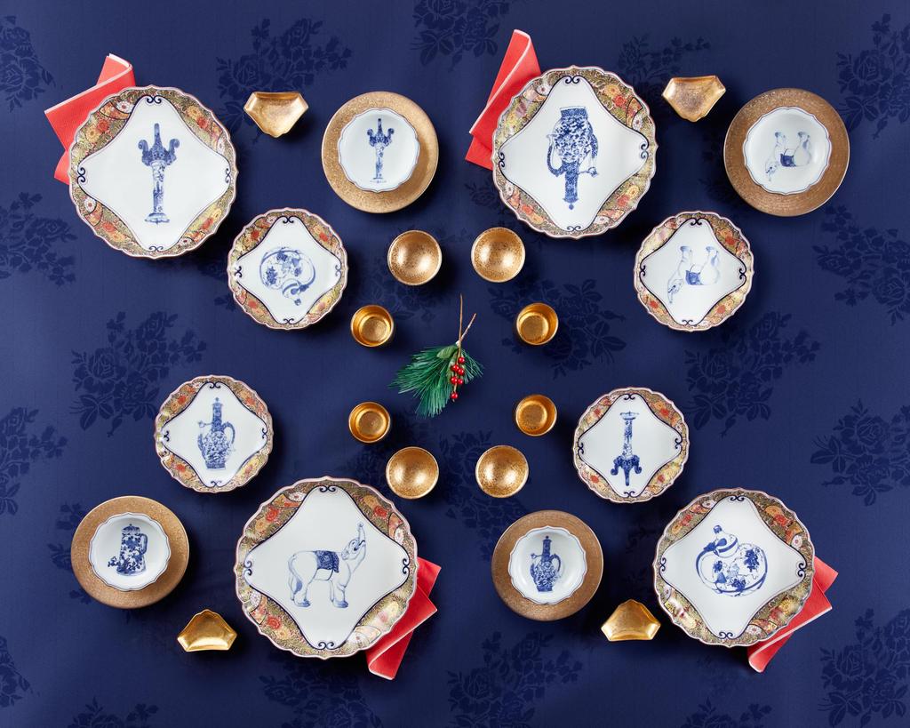 Gorgeous and Gorgeous Ko-Imari Romantic Yuuki Design [Arita Ware, Made In Japan] Luxury Gift Item: Kikyo-rimmed Small Bowl with Pomegranate Design