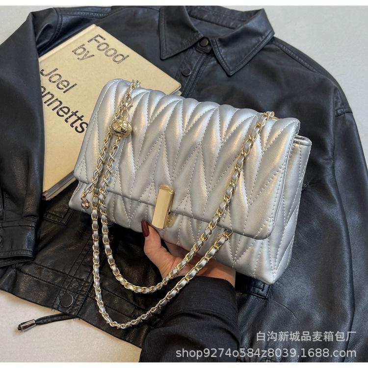 Xiaoxiangfeng Rhombus Chain Bag Women's 2025 New Fashion Niche Messenger Bag Foreign Style Commuter Women's Shoulder Bag