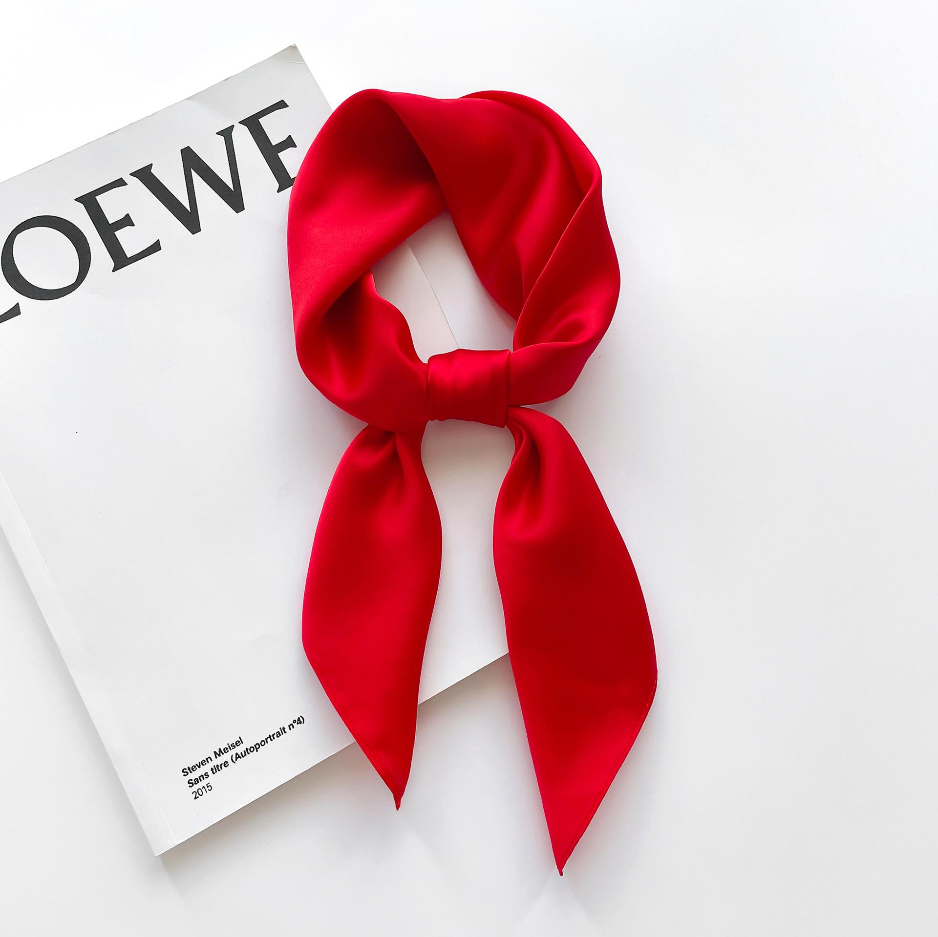 

Шелковый атласный платок однотонный шейный платок для женщин маленькие шали накидки бандана головной платок 70х70 см квадратная повязка на голову хиджаб платки 70x70cm