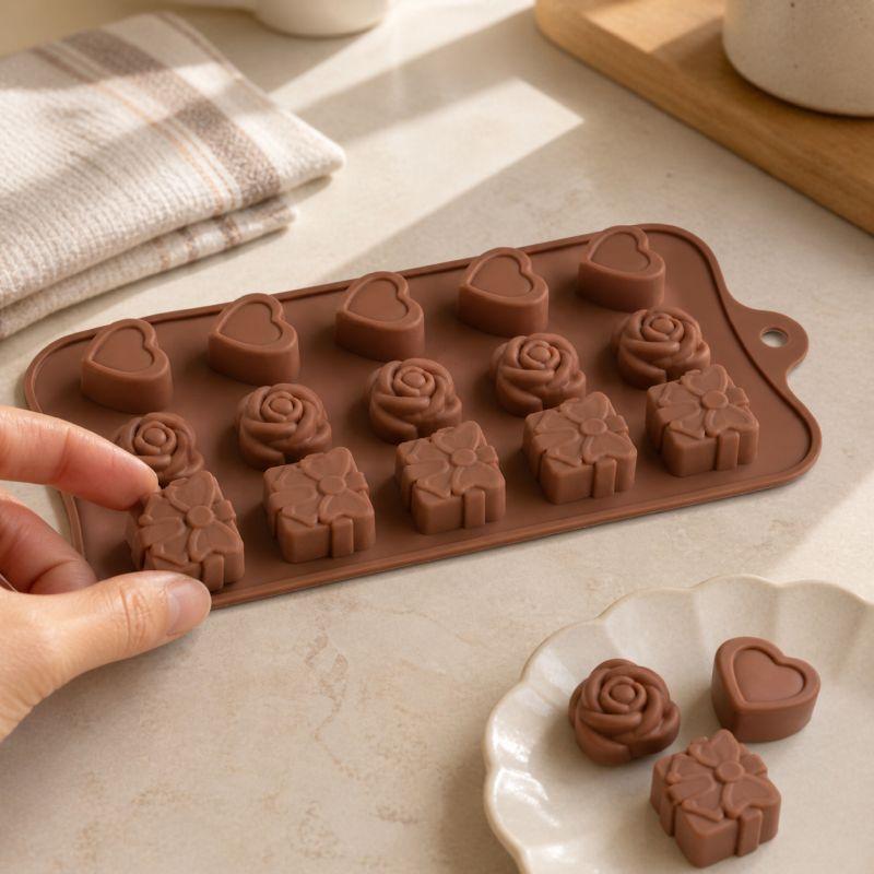 Silicone Chocolate Mold Set 15 Cavities Heart Rose Gift Shape Flexible Reusable Baking Mold 21.5 x 10.4 x 1.5 cm Brown