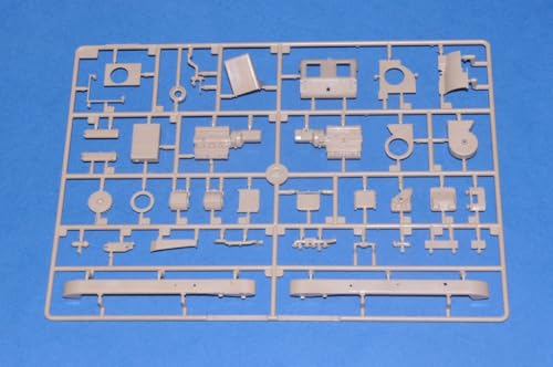 Hobby Boss 1/35 Fighting Vehicle Series French Light Tank Renault R35 Plastic Model 83806