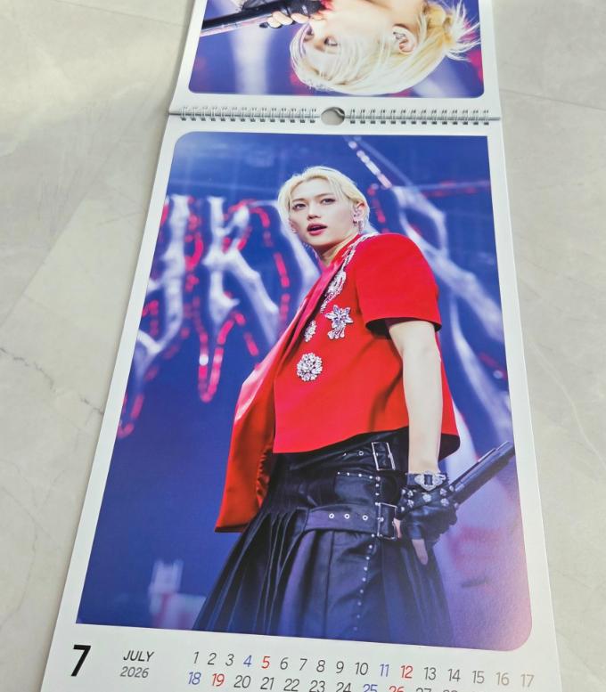 FELIX 2026 Wandkalender – K-POP Fanartikelen (Willekeurige afbeeldingen, sticker inbegrepen)