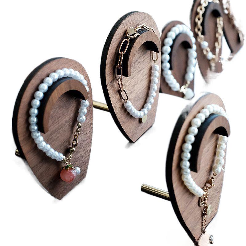 Chinesischer Retro-Schmuck-Ausstellungsständer: Vierpanel-Aufbewahrungsregal für die Fotografie von Halsketten, Armbändern und Armreifen.