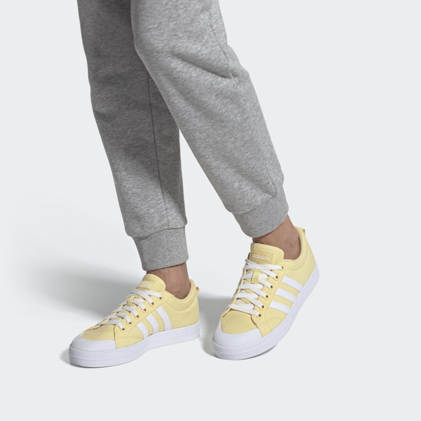 Adidas Neo Bravada Odporne na poślizg Lekkie Trwałe Niskie Buty Skate Damskie Sneakersy Żółte Białe FW2908