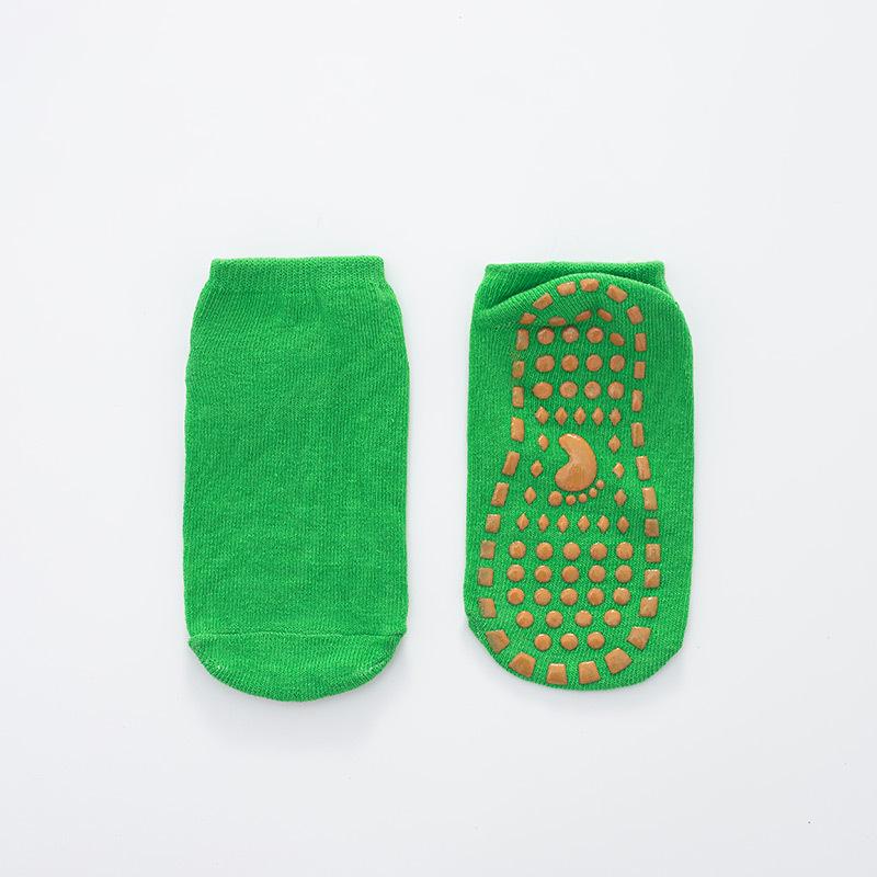Kids' Non-Slip Trampoline Socks: Lightweight, Breathable, Dot-Grip for Safe Play and Walking, Perfect for Spring & Summer.
