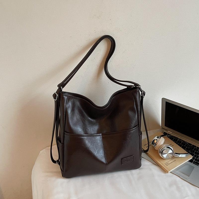 Commuter backpack women's 2025 autumn new high-value large-capacity shoulder bag popular retro foreign tote bag