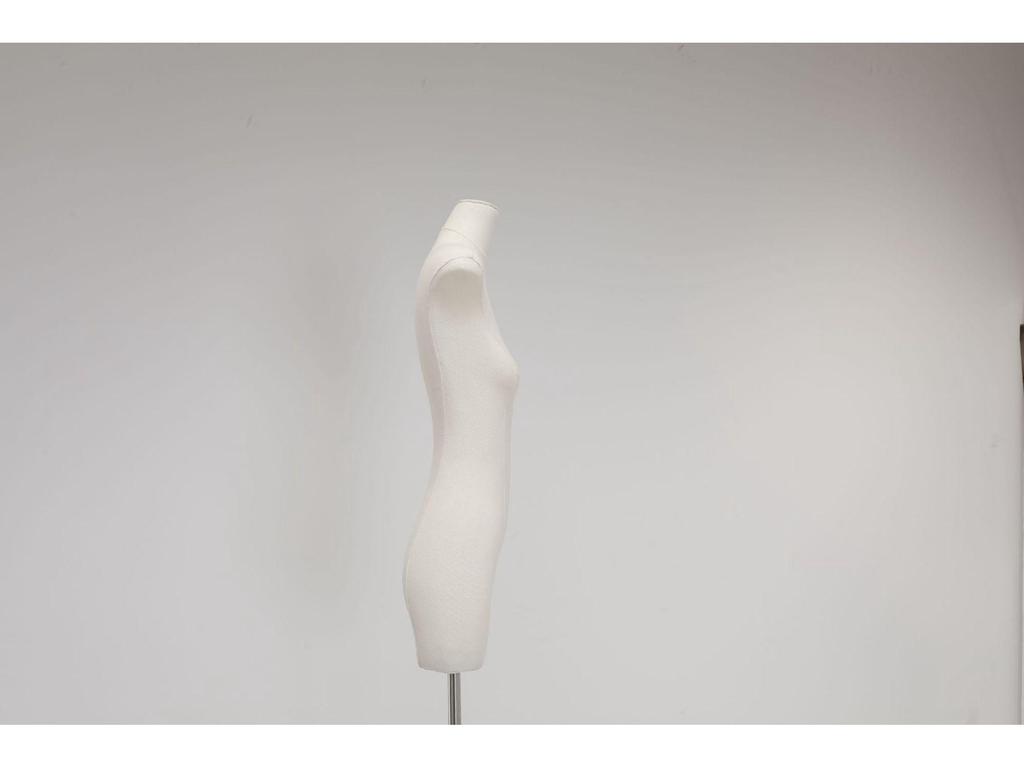 Korean Style Female Mannequin with Flat Chest for Clothing Display