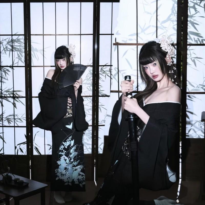 Dámské japonské kimono a yukata šaty pro formální fotografování