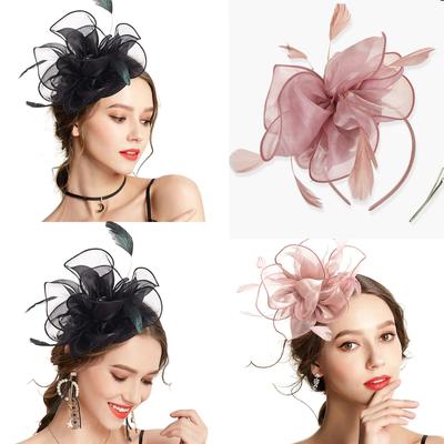 Kopfbedeckungen – Fascinators & Mini-Hüte
