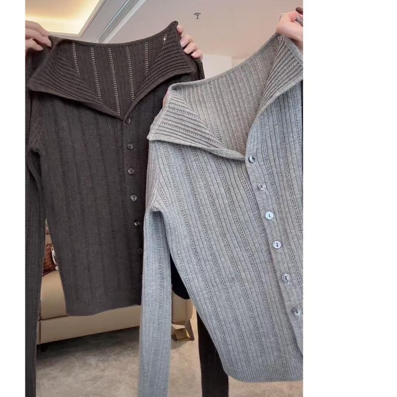 Ein neuer gestrickter Revers-Cardigan für Damen im Herbst und Winter, kombiniert mit einem Basic-Pullover für ein hochwertiges und elegantes langärmliges Oberteil