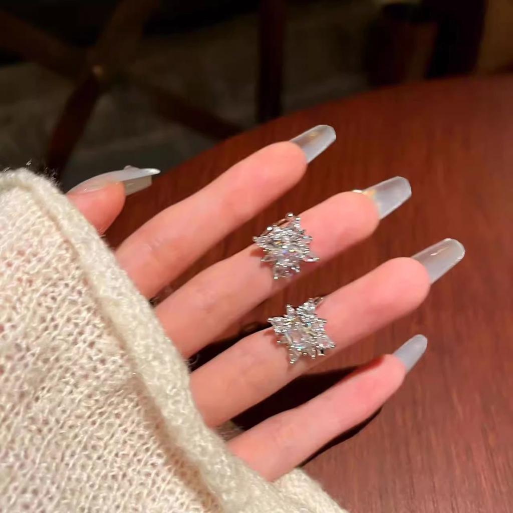 Zircon Star Clip On Earrings Fashionable Rhinestones Geometric Ear Cuff Stylish Ear Accessories for Fashion Enthusiasts