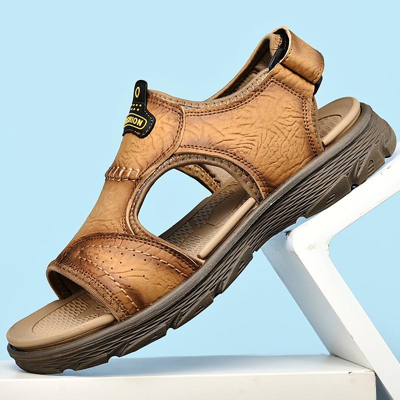 Men‘s Shoe Summer Casual Comfortable Sandals  New Designer Sports Lightweight Outside Wear Beach Shoes Men's Slippers