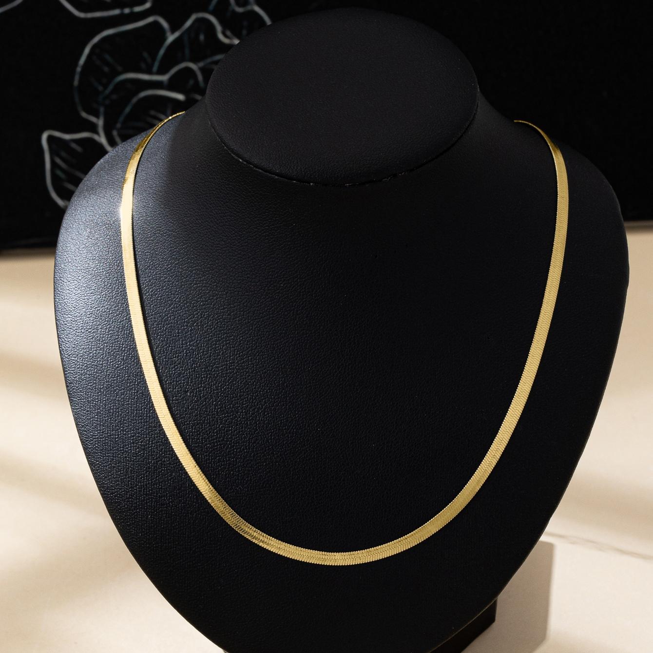 

A Women s Chain Necklace, Minimalist Style High-End Versatile Metal Necklace, Suitable for Daily Wear and Vacation Wear