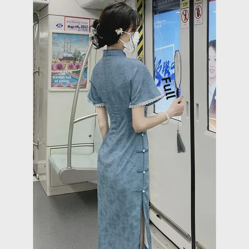 Chic Blue Cheongsam: Youthful Summer Elegance