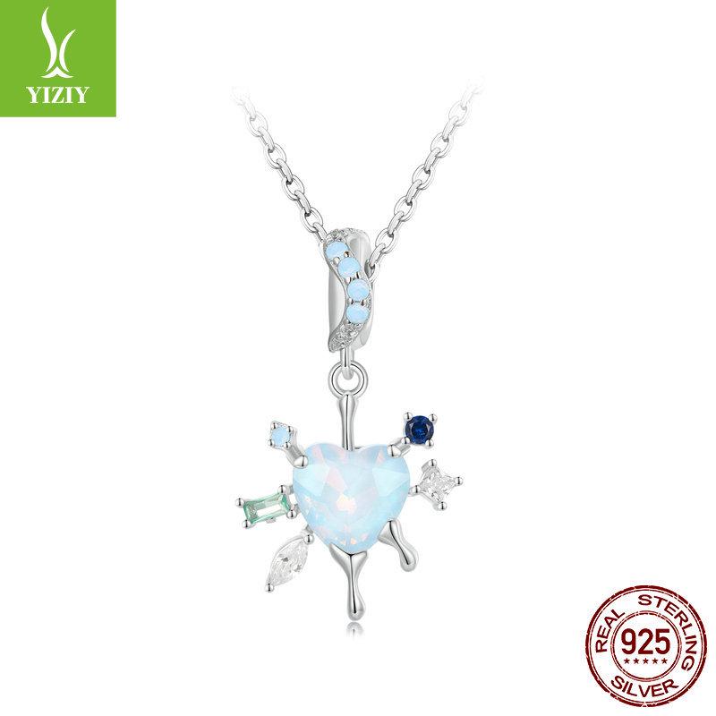 

Yinziyun Sterling Silver Snowflake Heart Pendant Necklace - Romantic Winter Christmas Gift for Women 925 Silver