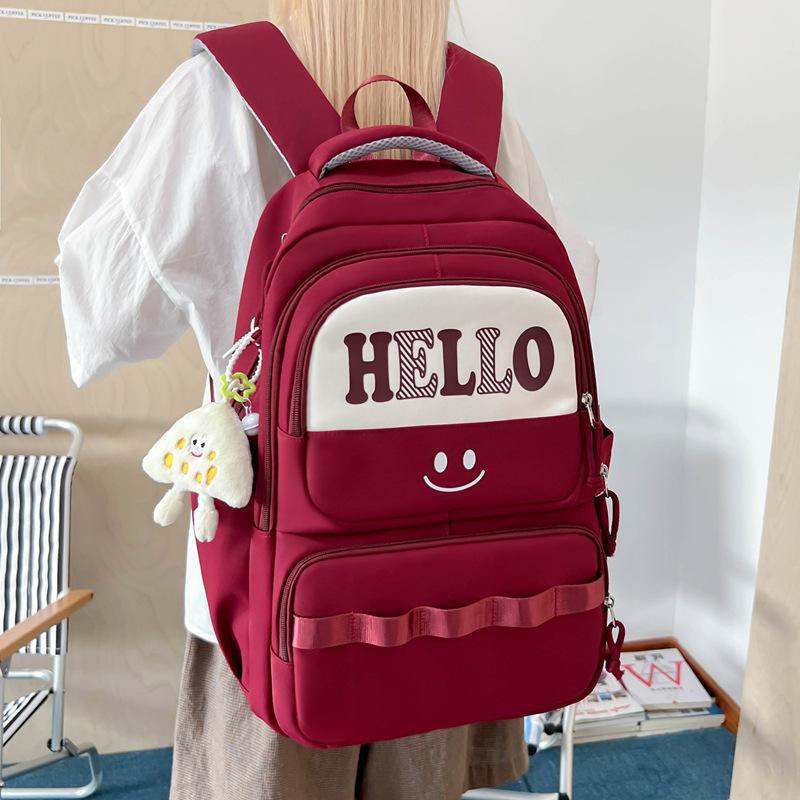 A Lightweight and Large-capacity Backpack with A Fresh and Elegant College Style