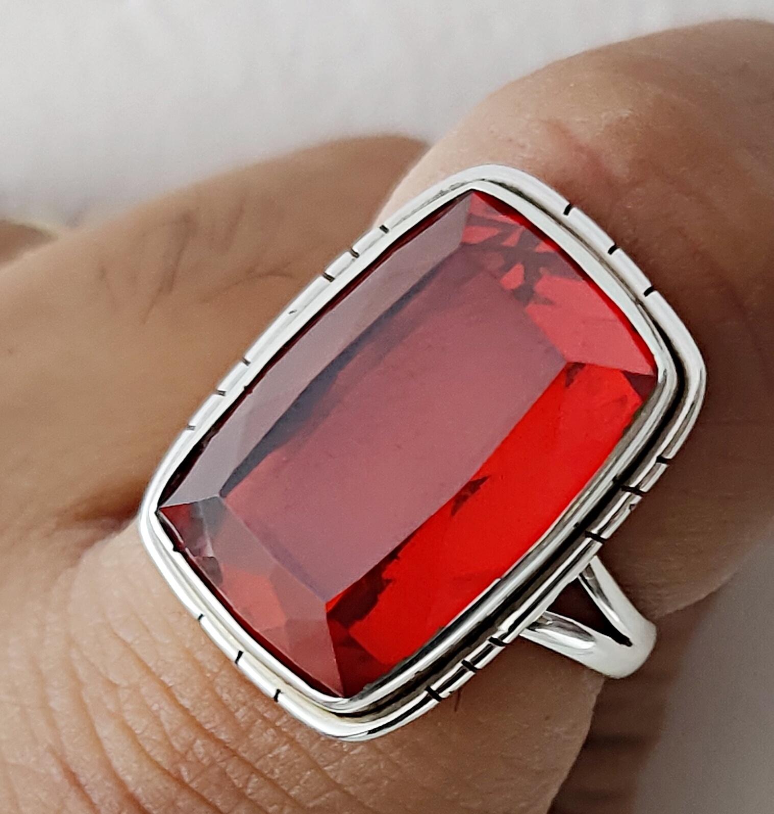 

Эффектное кольцо, кольцо с большим гранатом и драгоценным камнем, чистое серебро 925 пробы, украшения ручной работы, кольцо в стиле бохо, кольцо с камнем рождения 12