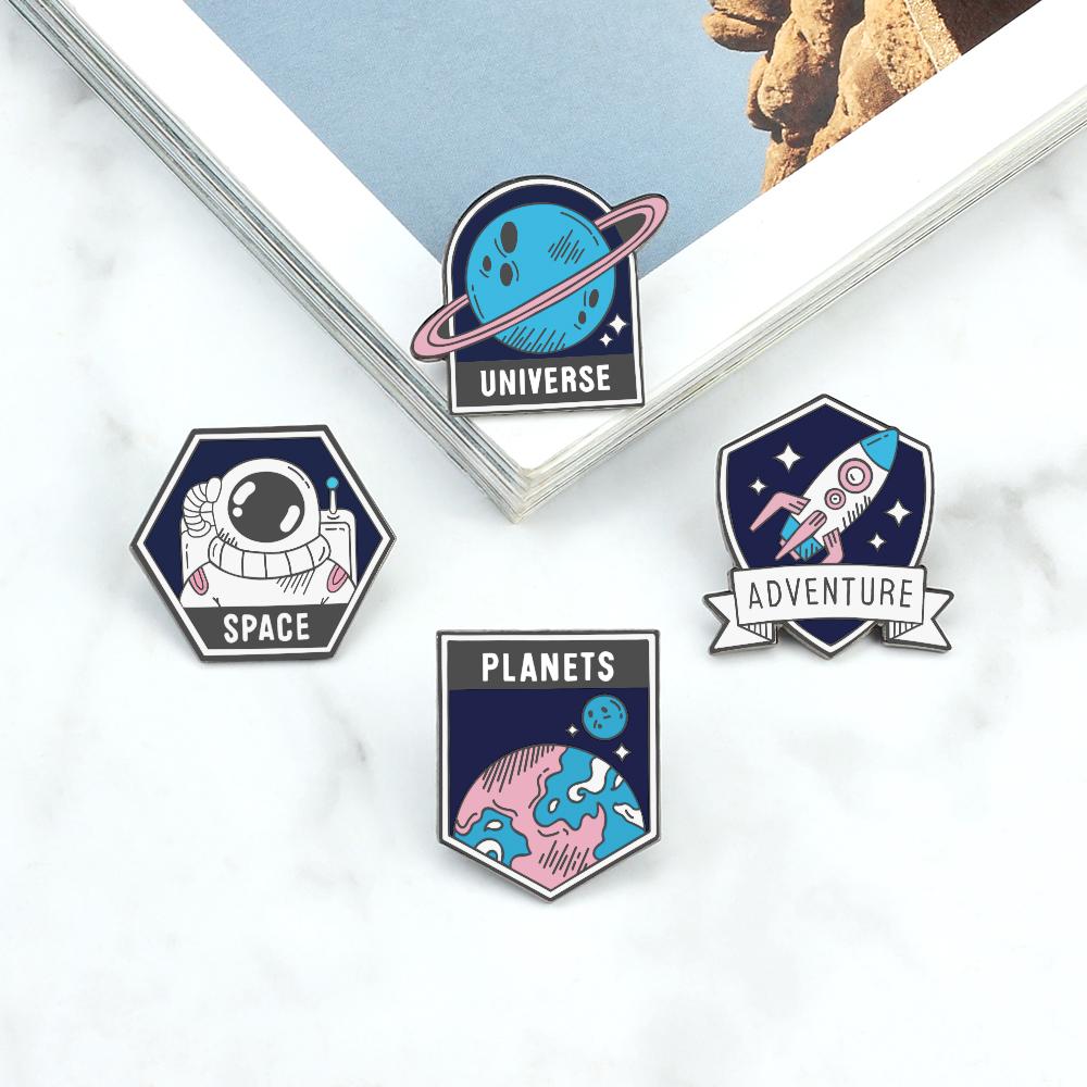 Creative Explore Universe Lapel Pins Space Astronaut Planet Adventure Brooches for Kids Friends Cartoon Custom Bag Badge Jewelry