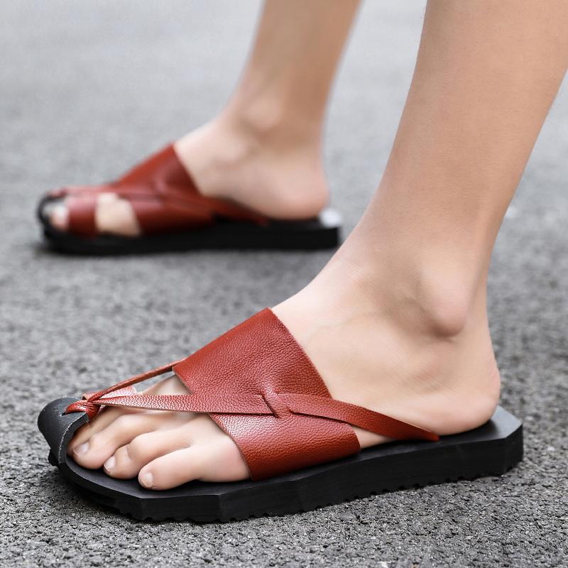 

Summer Fashionable Niche Design of Beach Slippers for Men Flat Heels Quick-drying Anti-slip Slippers 39