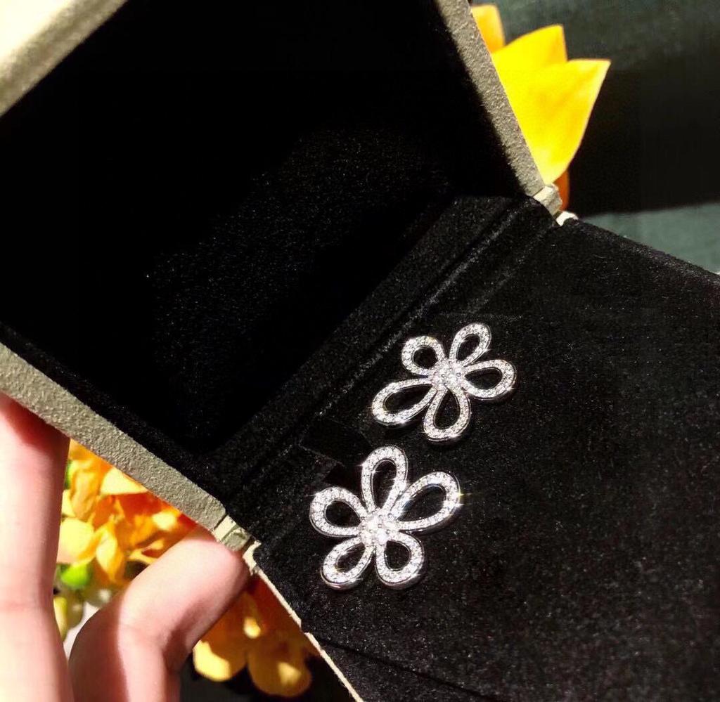 Anniversary Gifts New 2023 Trend Popular Brand Classic Europe Luxury Jewelry Earrings For Women Lotus Flowers Clover Sakura