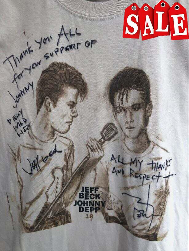 New Johnny Depp Jeff Beck win hearts as they sign edition New white T Shirt Unisex T-Shirt M