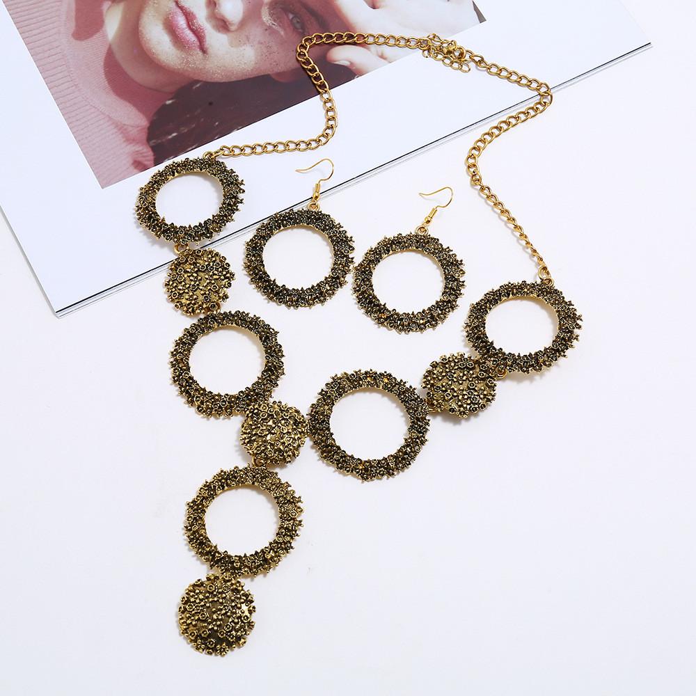 Classic Retro Metal Pendant Necklace For Casual Outfits