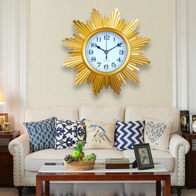 Clock Living Room Simple 25cm Inch Wall Hanging Home Creative Wall Clock Light Luxury Plastic Hanging Watch