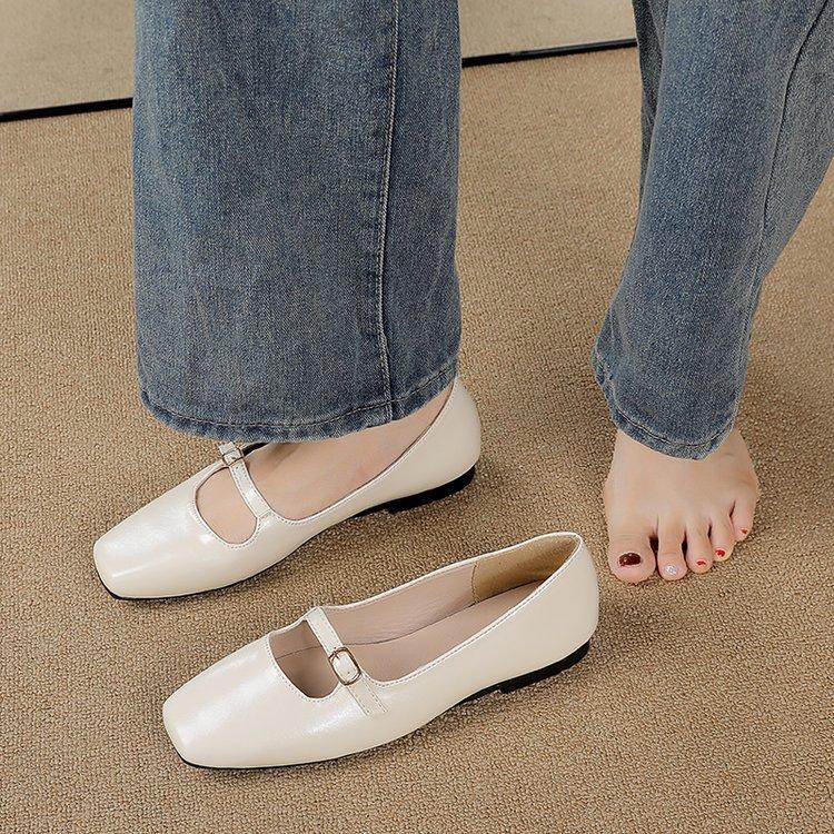 

Французские супермягкие туфли для мам 2025 осень новые простые балетки Мэри Джейн с мелким вырезом, универсальные, с темпераментом, женские 40