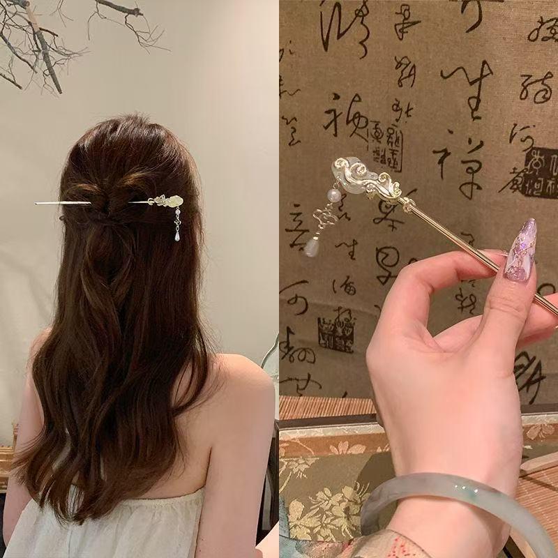Sandalwood Women's Hairpin: Elegant Modern-Chinese Style Wooden Updo Stick