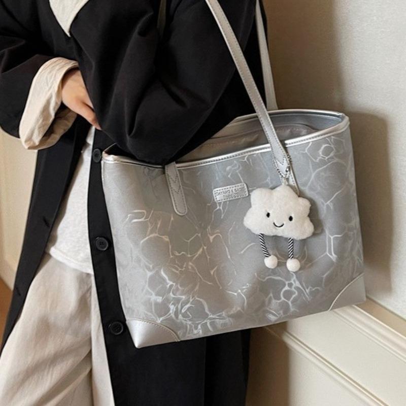 Fashion and Leisure Large-capacity Bag Women's New Simple Pendant Solid Color Tote Bag Shoulder Storage