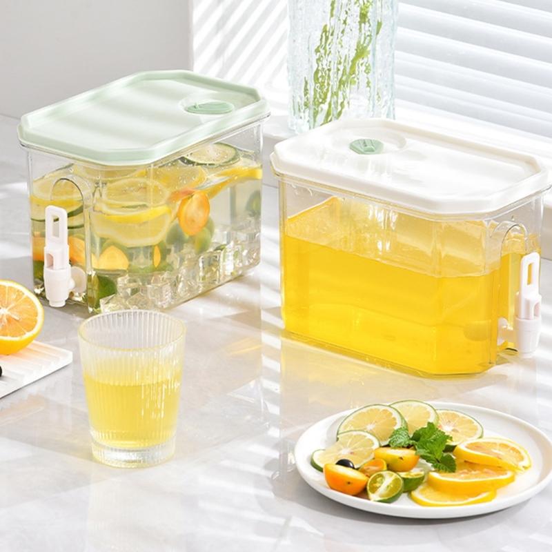 Portable Refrigerator Plastic Drink Dispenser With Tap Leak Proof Iced Beverage Container for Cocktails Juice Storage