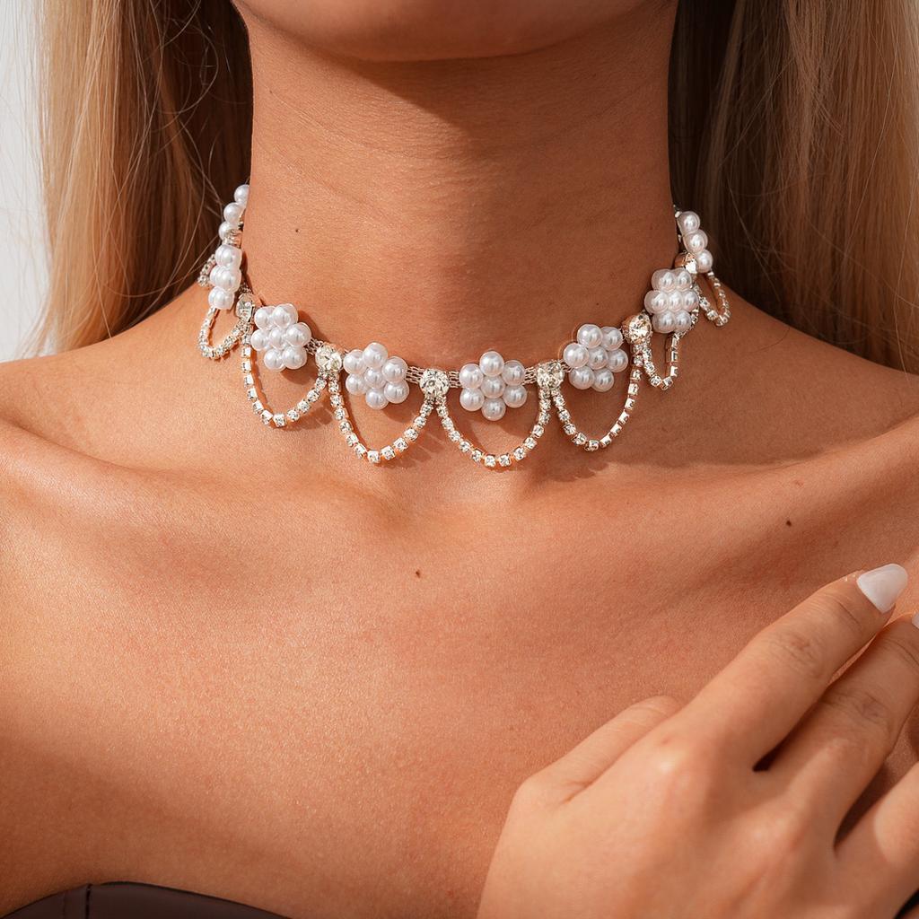 Imitation Pearl Diamond Flower Fringed Neck Chain Exquisite Fashion Collarbone Chain Light Luxury Necklace