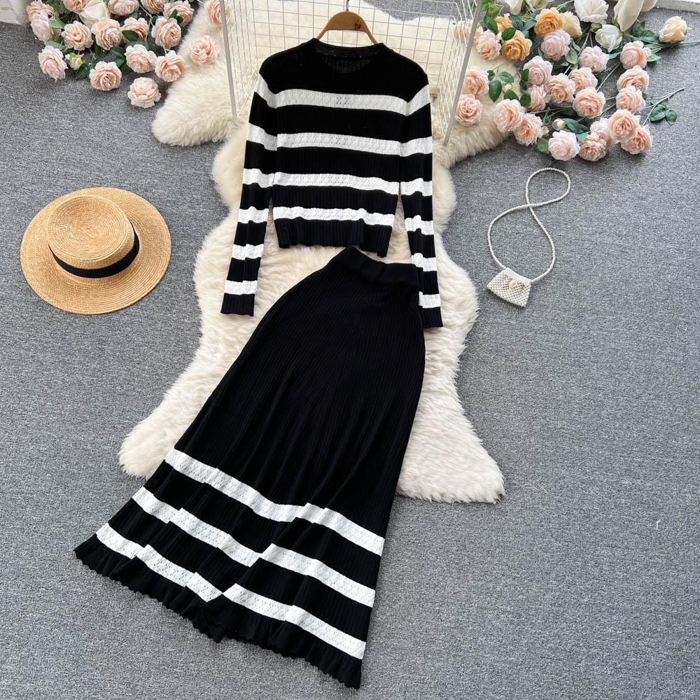 Autumn And Winter Korean Version Of The Collision Color Stripes Hollow Knitted Cardigan Plus Half-Body Skirt Two-Piece Set