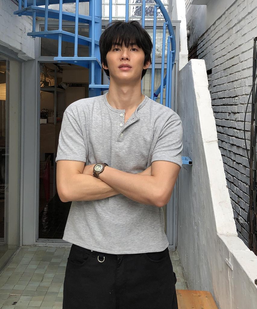 Dei Crop Ribbed Short Sleeve Henley Neck T-Shirt_5 Color