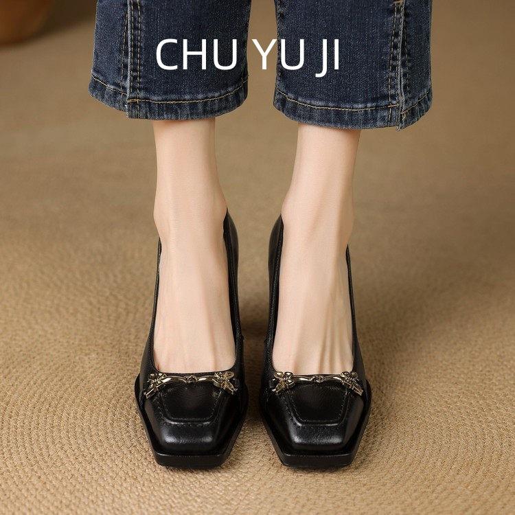 First encounter high heels 2026 spring new square head thick heel light mouth single shoes French temperament elegant commute