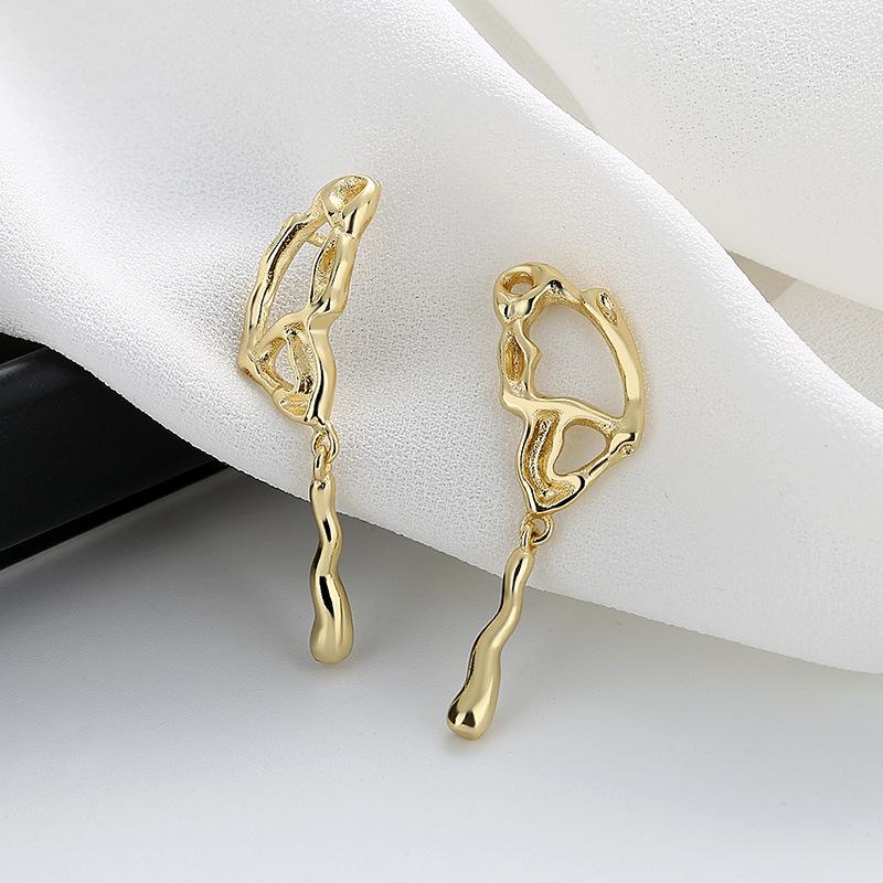 Ins Cold Style High-end Earrings Lesbian Niche Design Heavy Industry Metal Earrings