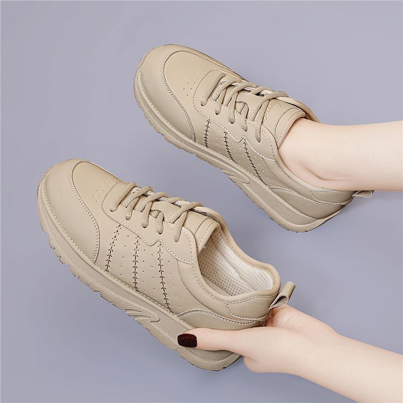 

Women s shoes spring and autumn new shoes sports and leisure shoes women s travel middle-aged 2 mother travel black single shoes 35