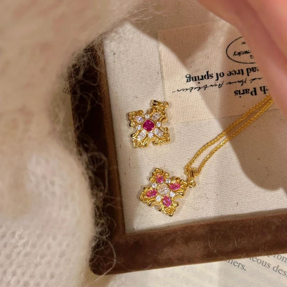 

Retro Ukiyoe Cross Necklace Unique Design with Diamond Red Corundum Pendant for Women Fashion Jewelry