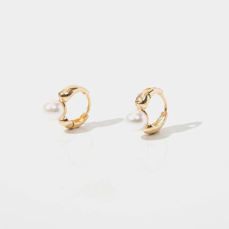 

2026 New Trend Korean Style Imitation Pearl Hoop Earrings for Women Fashion Geometric Metal Huggies Earrings Jewelry Gifts