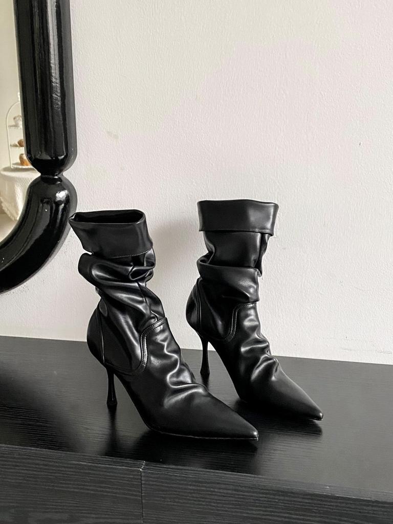 Pointed Pleated Piled Knight Boots Women's Thin Heel Retro Medium Boots Temperament Black High Heel Boots