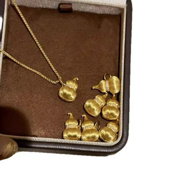 Luxury French Brushed Gourd Necklace for Women, Versatile Collarbone Chain