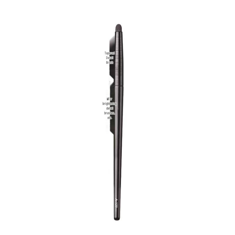 Black Brushed Eyeshadow & Eyeliner Makeup Brush for Highlighting & Detailing