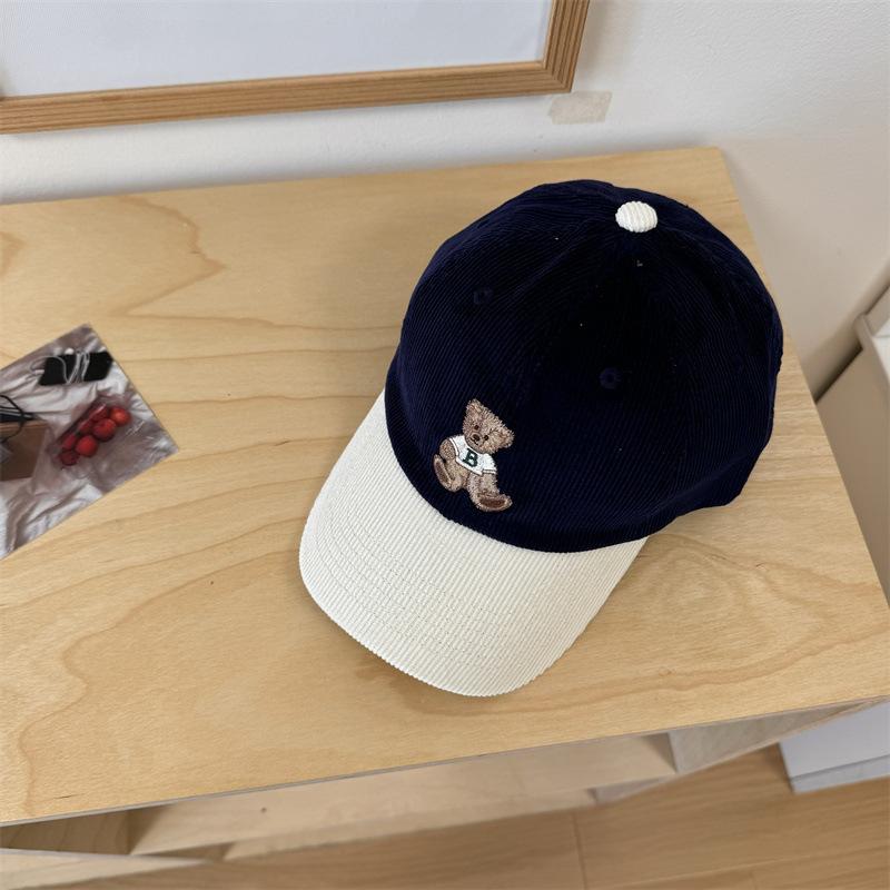 Vintage süßer Bär aufgestickte Cord-Kappe weiblich Frühling und Herbst großer Kopfumfang Farbabstimmung Baseballkappe Schüler Paar