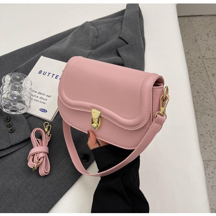 IELGY All-Match Messenger Bag Trendy Shoulder Underarm Small Square Bag