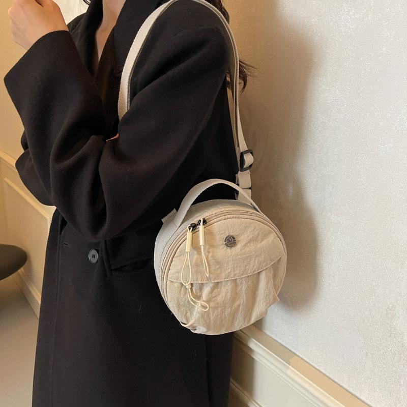 2025 Autumn and Winter New Small Round Bag Mobile Phone Bag Shoulder Messenger Bag Women's Small Fresh Casual Fashion Small Satchel