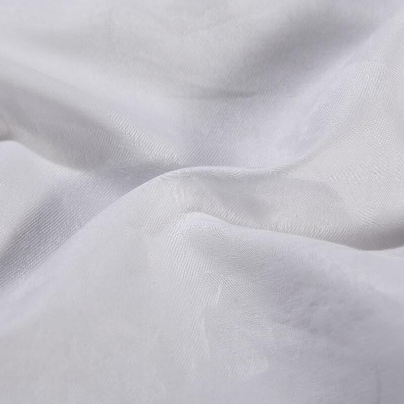 FUANNA 100% Mulberry Silk Four-Season Quilt