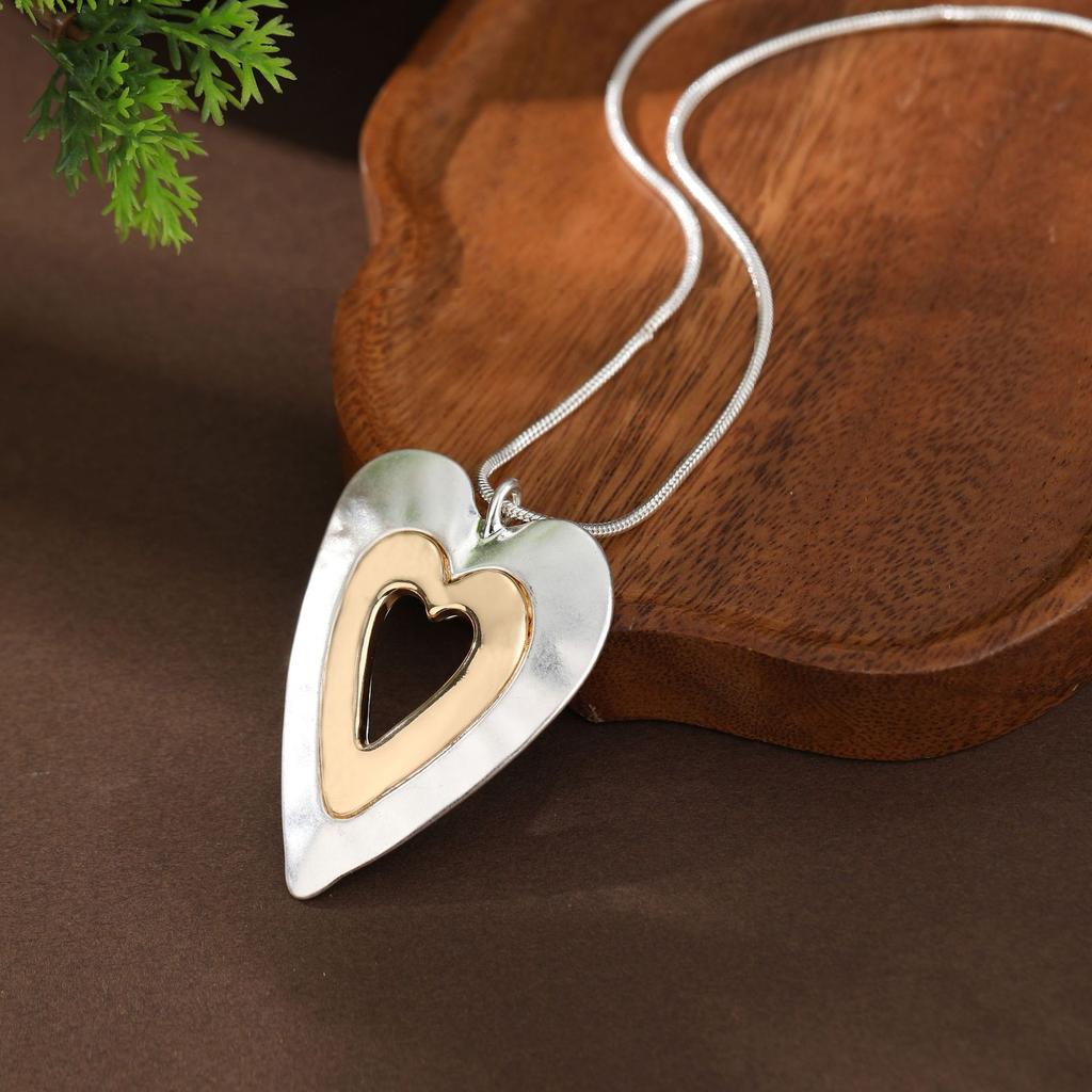 New sand silver bright silver, bright gold contrasting color hollow love long pendant, women's high-end heart-shaped long necklace