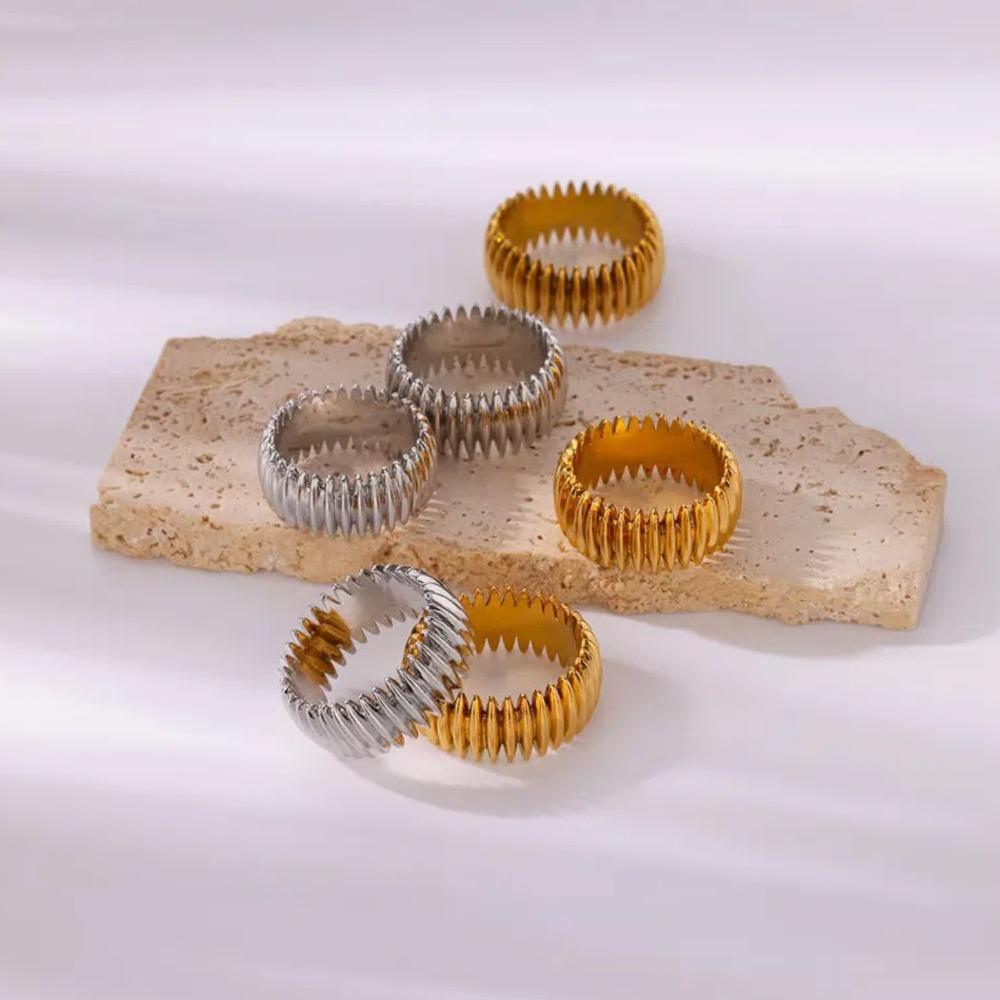 Personalized Design Retro Gold Color Stainless Steel Concave and Convex Sawtooth Rings for Men Women Hip Hop Rock Jewelry Gift