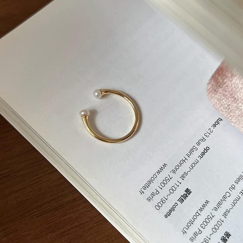 Silver Luxe S925 Ring Featuring Unique Pearl And Flower Design Perfect For Women