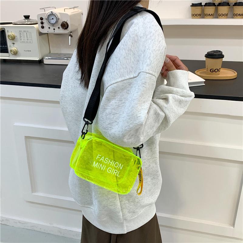 The new shoulder bag of the season, jelly transparent personalized fashion small square bag, girl ins anti-splashing messenger bag
